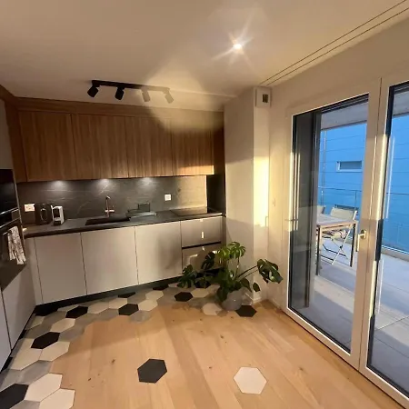 Appartement Newly Built 2-bed Flat With Parking In *