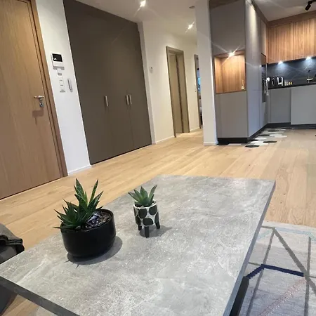Newly Built 2-bed Flat With Parking In Appartement *