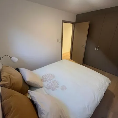 Lejlighed Newly Built 2-bed Flat With Parking In