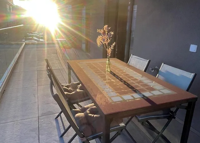 Lejlighed Newly Built 2-bed Flat With Parking In