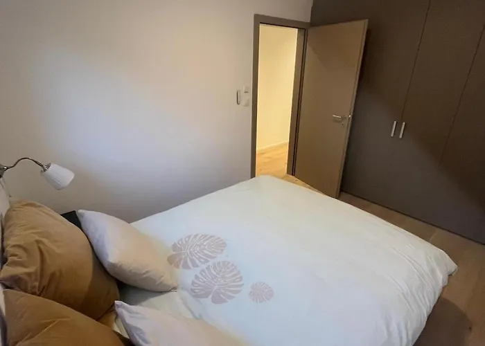 Lejlighed Newly Built 2-bed Flat With Parking In